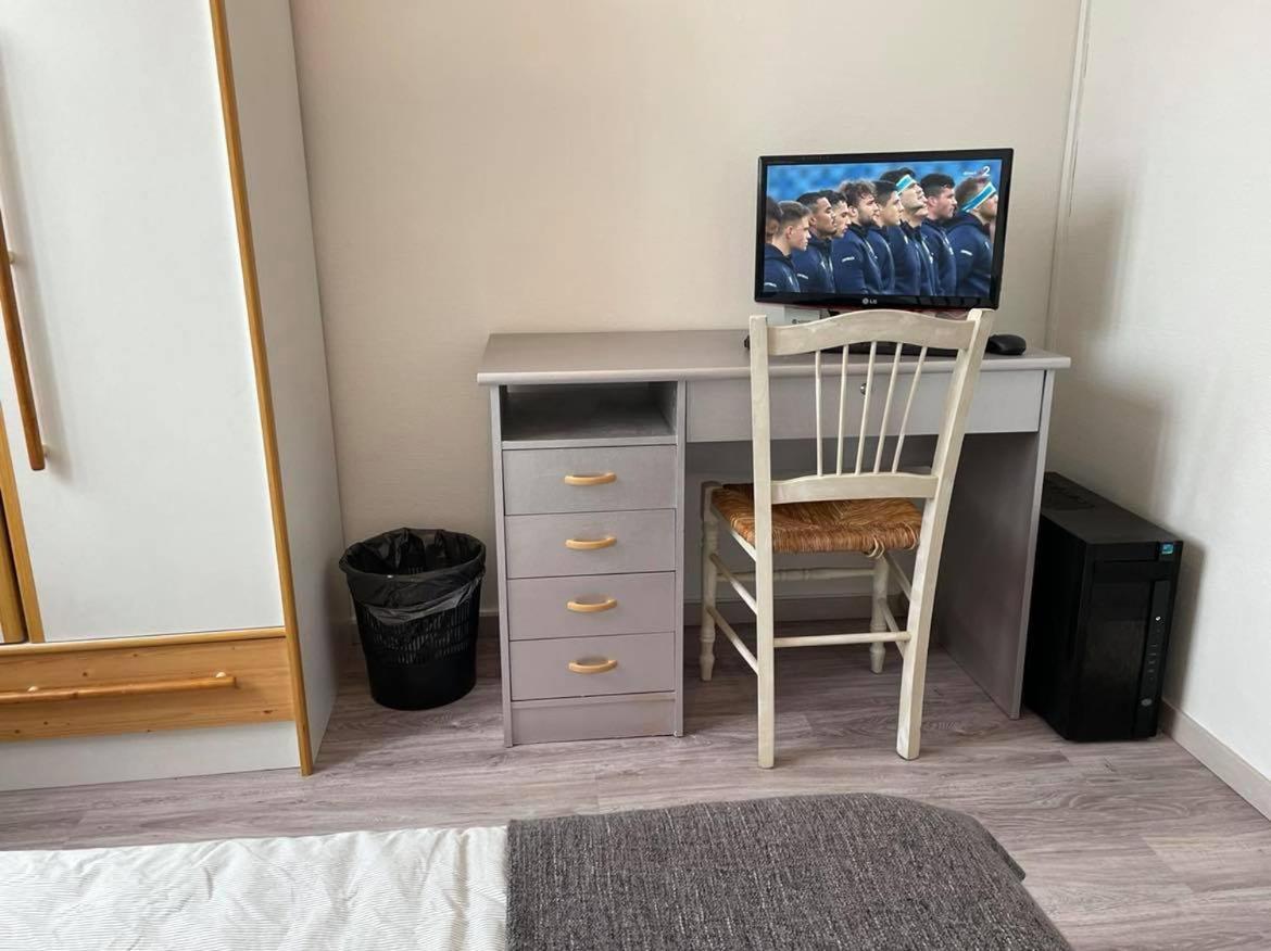 Chambre Chez L'Habitant Pres De Bordeaux Cenon Exteriör bild